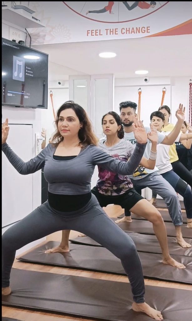 yoga at shwet yoga classes in thane west