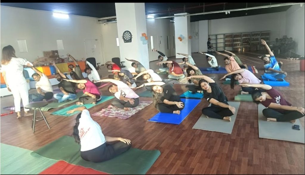 wellness programs for professionals from shwet yoga classes in thane